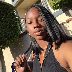 Meet your Posher, Lay